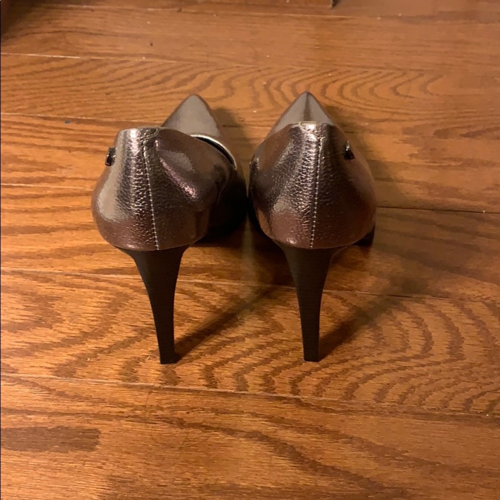 Pumps - Picture 3 of 4